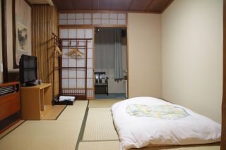 旅館が「爆買い団」に荒らされっぱなし？　では、こんな対策はいかが？