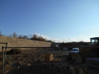 「ミュンヘンの壁」に行ってきた　～難民施設と住宅地を隔てる厚い壁～