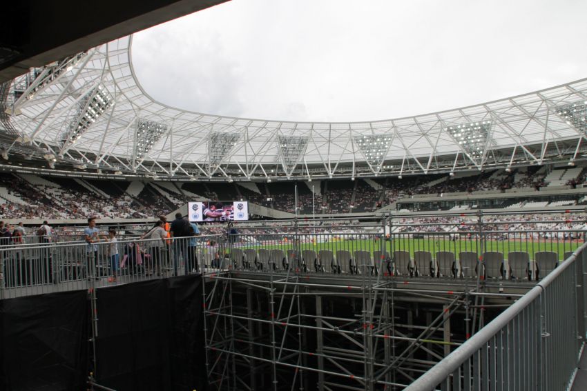 「完成した」ロンドン五輪スタジアム、まるで仮設みたい？