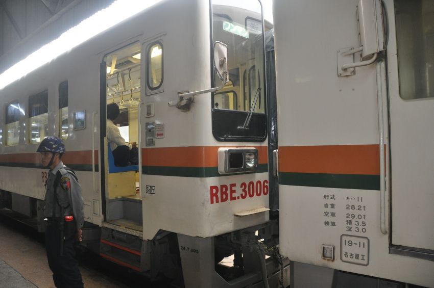ミャンマー国鉄で活躍する日本の中古譲渡車両